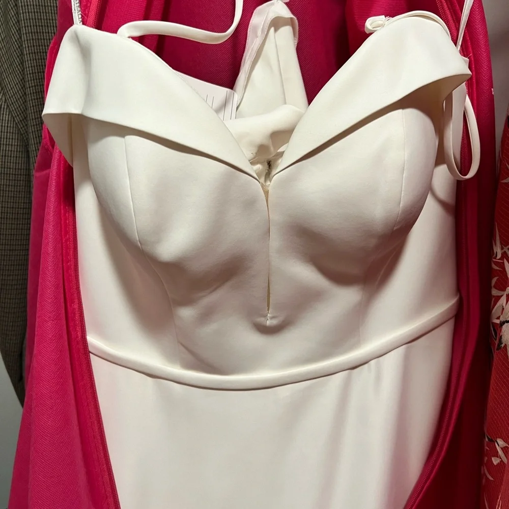 NWT Essence of Australia Wedding Dress - Picture 5 of 7
